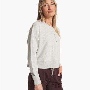 Vuori Laguna Henley in Heather Gray, size Medium